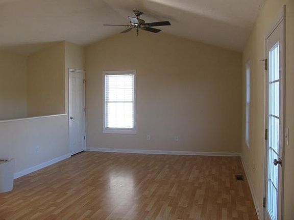 5th image of 308 Giles Ave