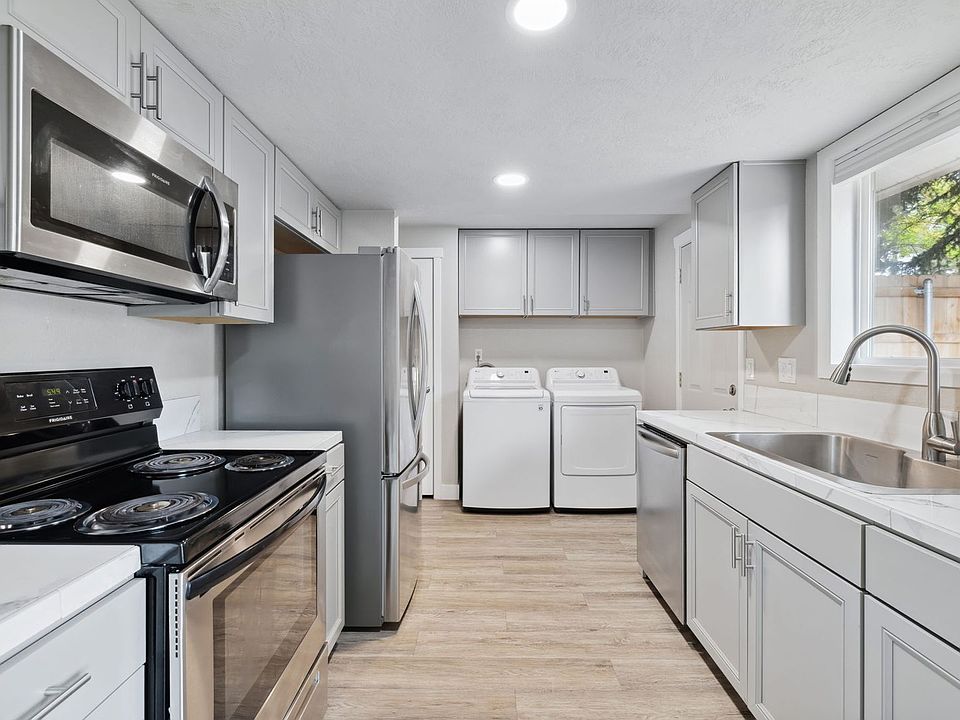 Streamside Duplex Harvey Anderson 5878 Streamside Pl Garden City ID