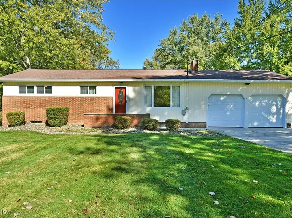 8305 Hiram Pl SE, Warren, OH 44484