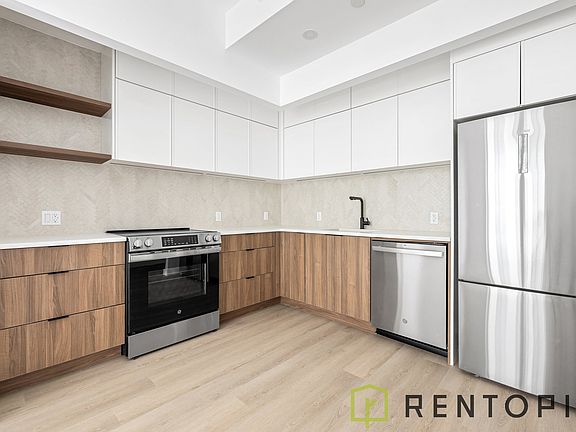 3rd image of 1051 Pacific St #9F