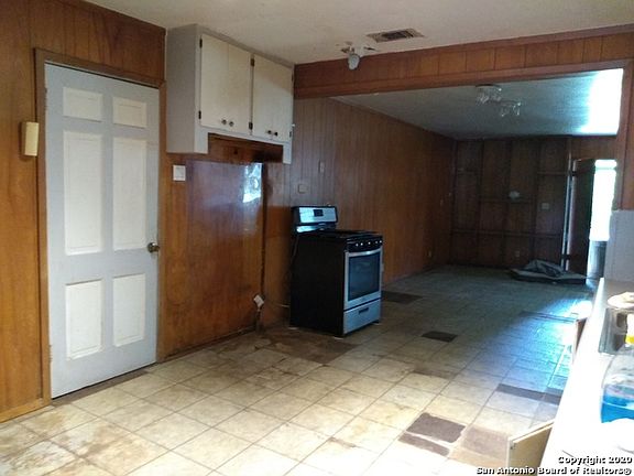 3rd image of 335 W Wildwood
