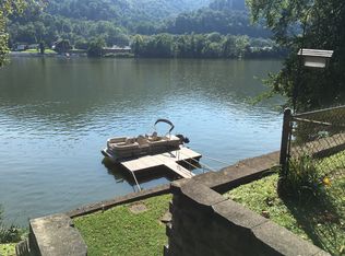 922 E Riverview Dr, Belle, WV 25015