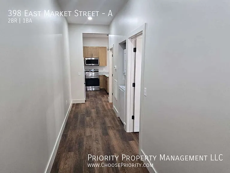 398 E Market St #A — Photo 15