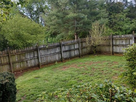 4th image of 2554 Saratoga Ct