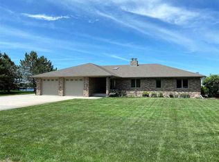 27713 Woodside Dr, Columbus, NE 68601