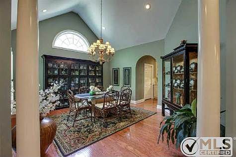 4th image of 712 Pebble Springs Dr