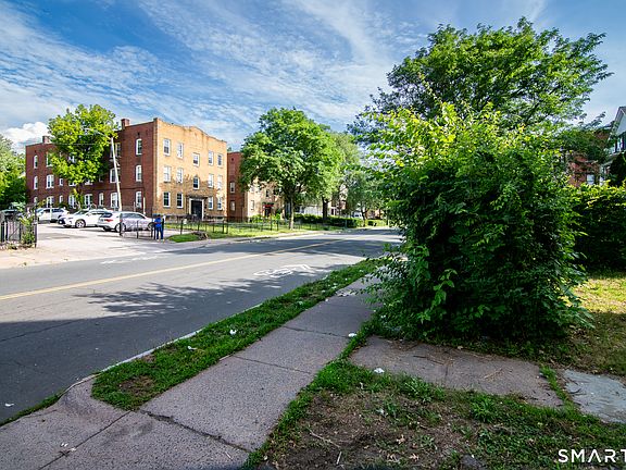 4th image of 395 Woodland Street