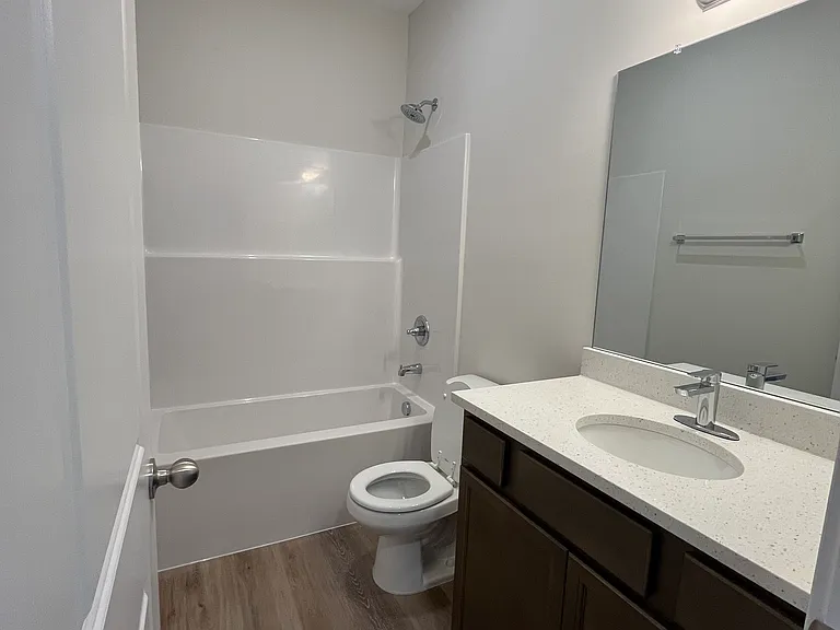 510 E Hayes St — Photo 5