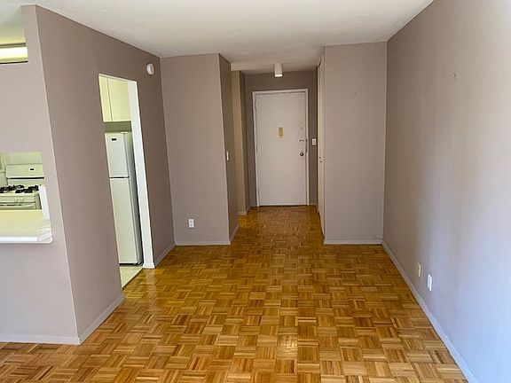 2nd image of 1 Irving Pl APT G15i