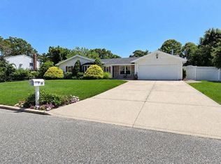 53 Orleans Green, Coram, NY 11727