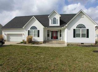 123 Applewood Dr, Ona, WV 25545