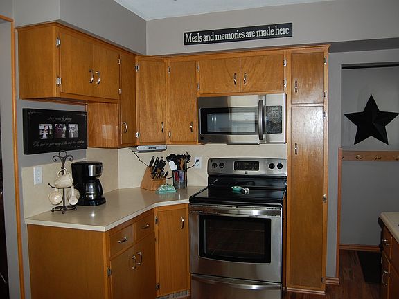 3rd image of 1216 McMillan St