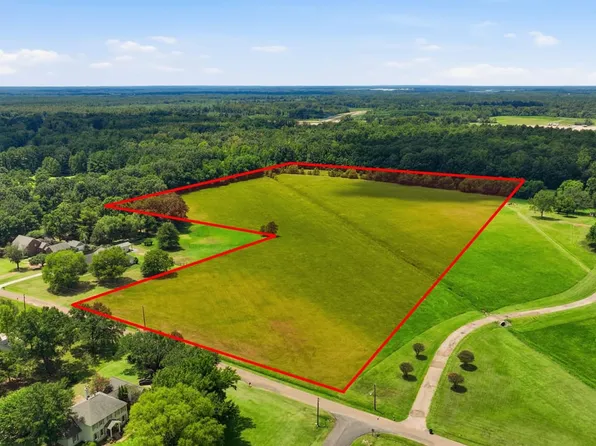 428 Country Club Rd, Canton, MS 39046