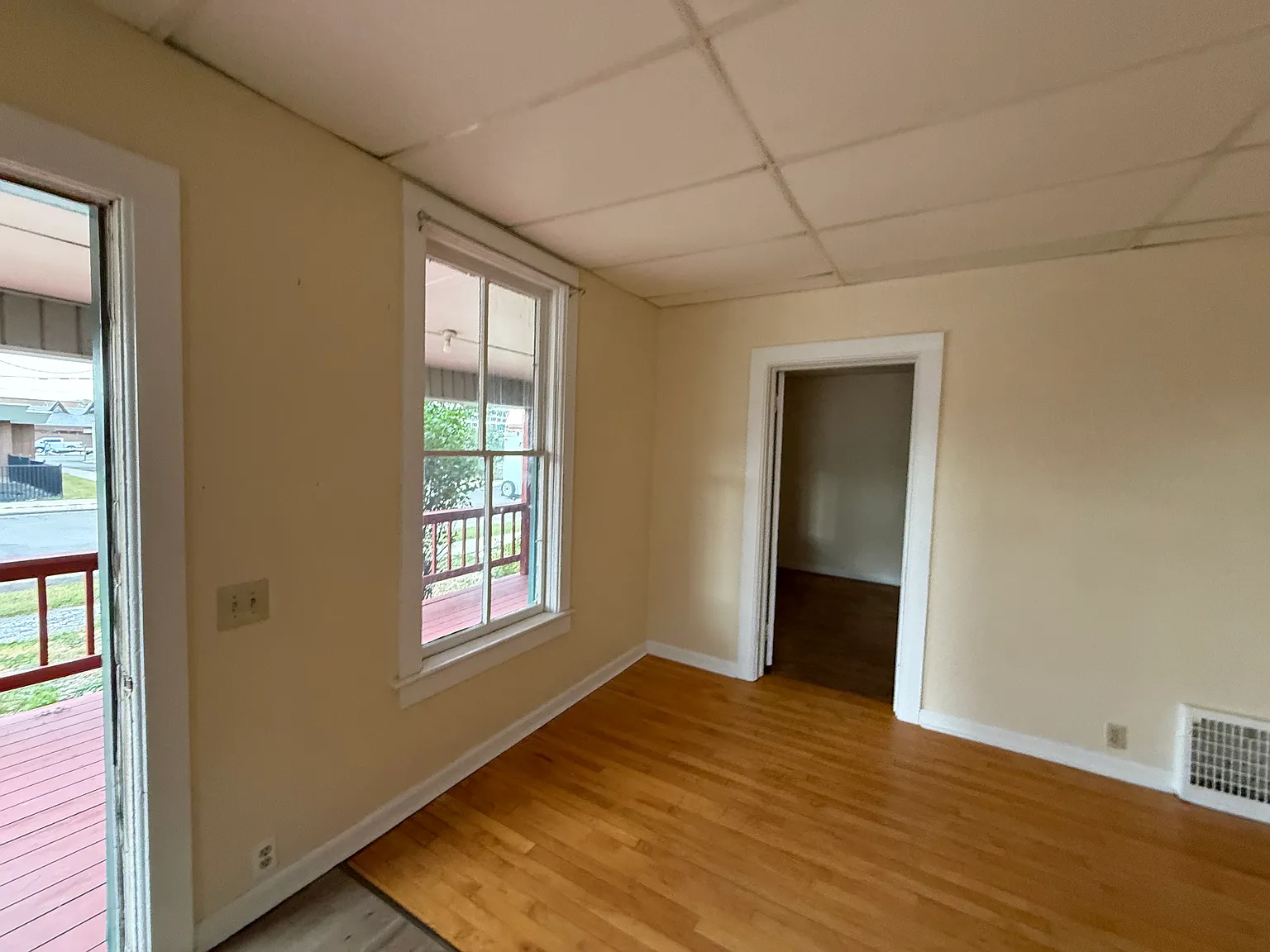 2 bed, $900 — Photo 4