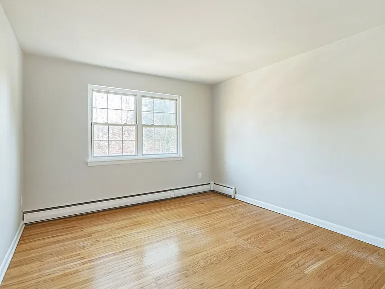 412 N Jackson St — Photo 13