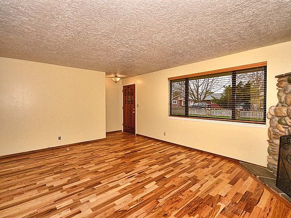 3rd image of 8019 W Wesley Dr