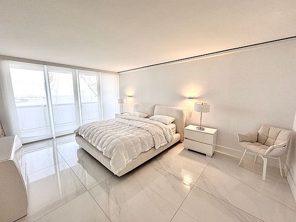 5th image of 1800 Sunset Harbour Dr #1802/04