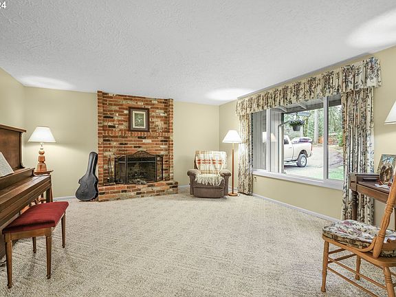 4th image of 13105 NE 195th Ave