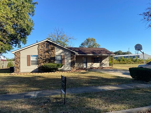 2nd image of 1320 E Moultrie Dr