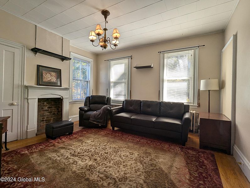 3rd image of 1851 Highland Avenue