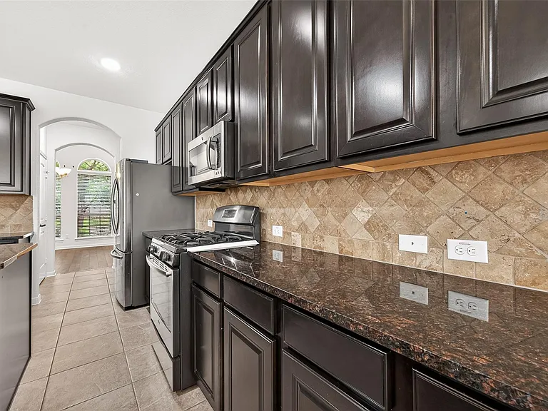 17415 Sandalisle Ln — Photo 24