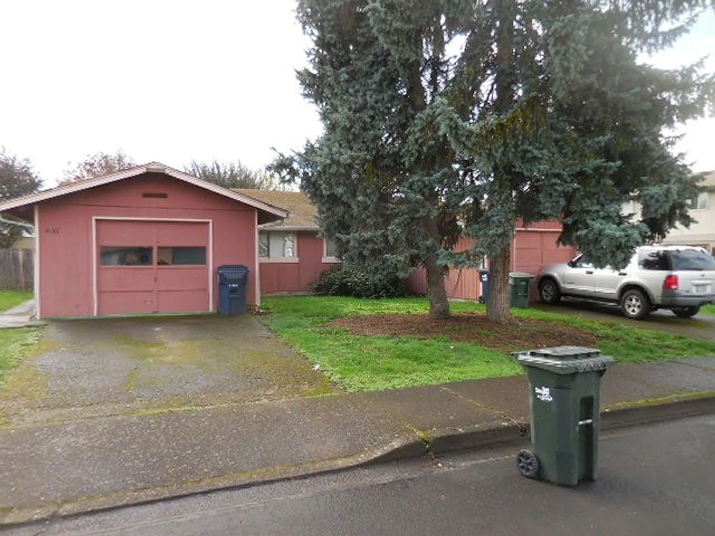 Springfield Duplex — Photo 1