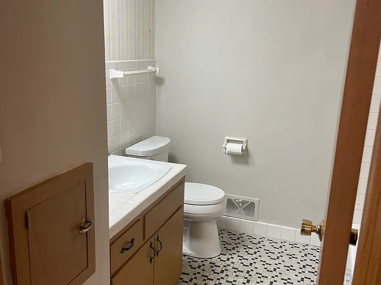 8623 Ludington Ct — Photo 12