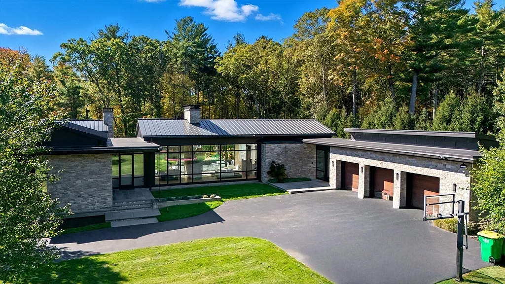 Building Photo - 63 Sylvan Ln
