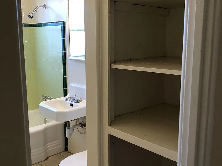 749 N Benton Ave — Photo 12