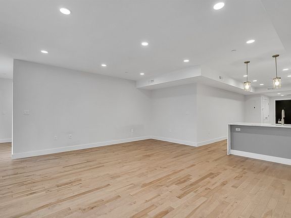 5th image of 50 Hichborn St #308
