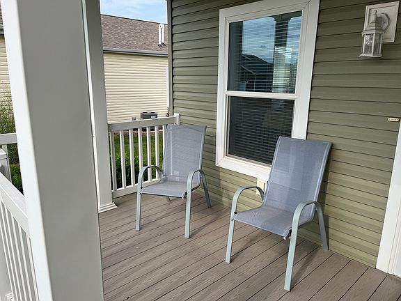 3rd image of 1461 Equestrian Dr