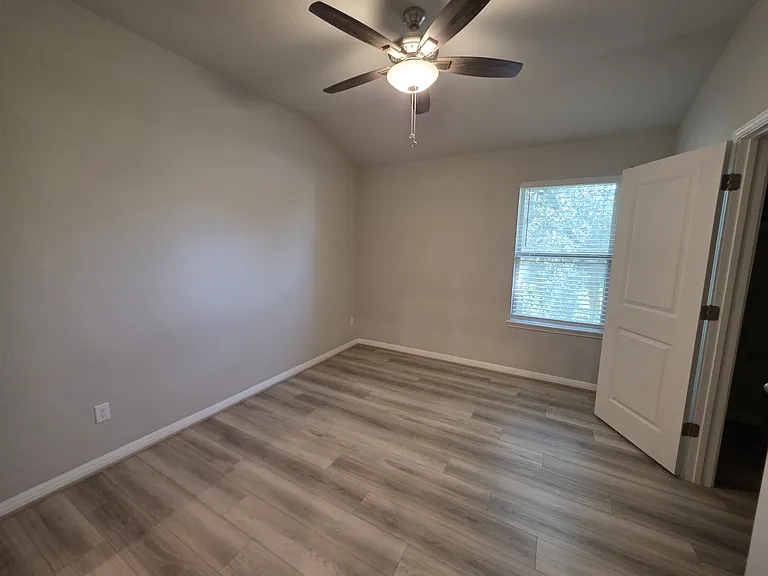 1609 Gerald Ln — Photo 25