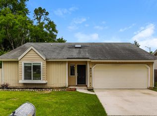 8072 Honeysuckle Ln, Jacksonville, FL 32244