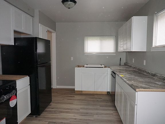 5th image of 18049 Marquette St
