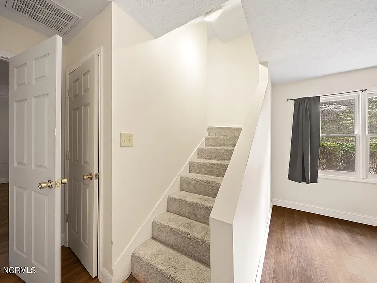 300 Clearfield Ln — Photo 22