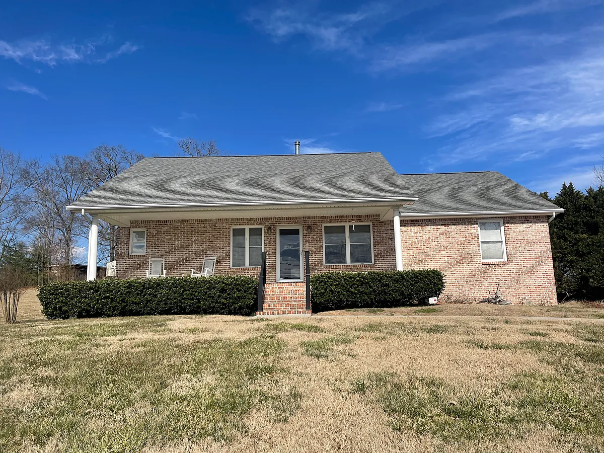 Building Photo - 565 Baye Rd