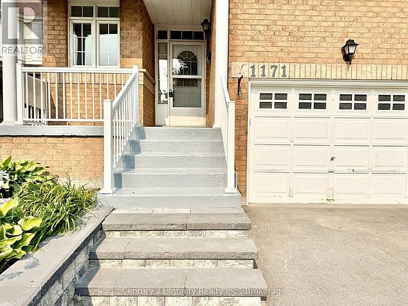 3rd image of 1171 Springbank Dr
