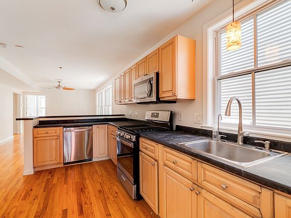 5th image of 28 Forbes St #1