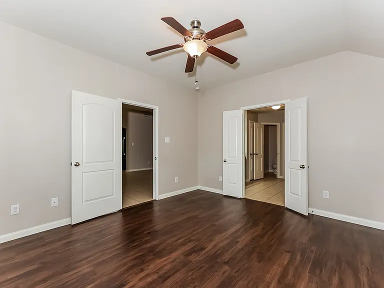 4144 Tower Ln — Photo 10
