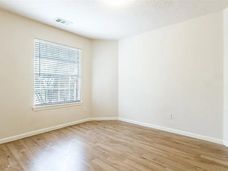 1138 Evandale Ln — Photo 27