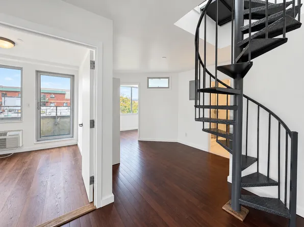 286 Stanhope Street image 1 of 13
