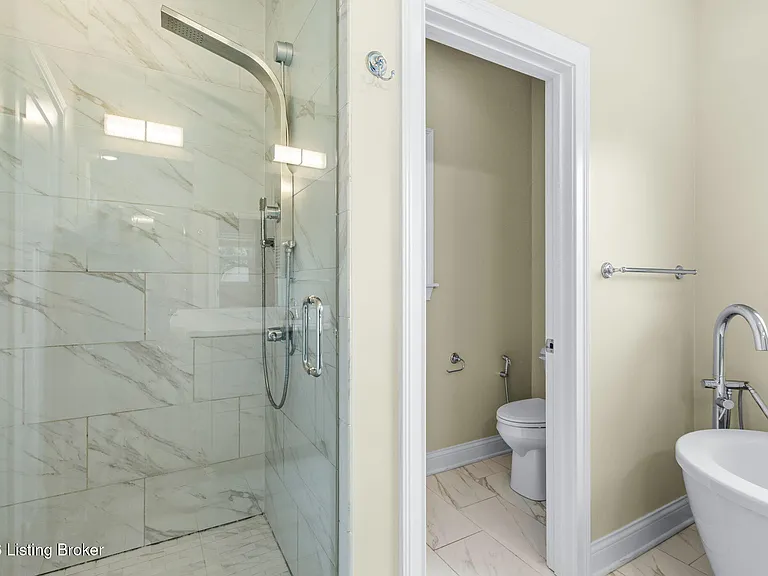 825 Artisan Pkwy — Photo 39