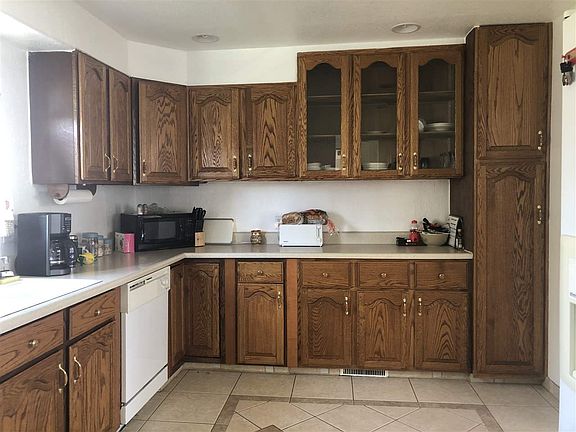 5th image of 2856 Hill Ave