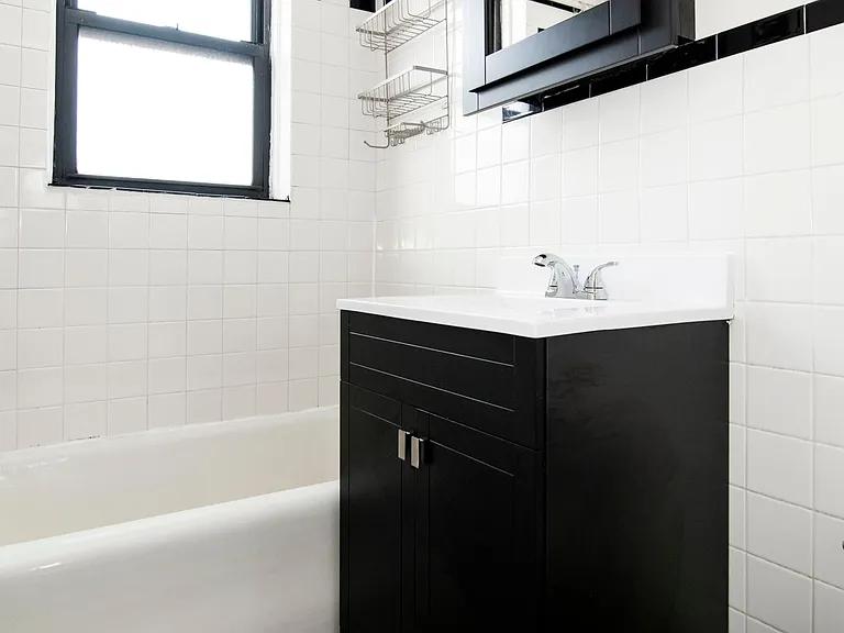 3345 N Marshfield Ave #409 — Photo 7