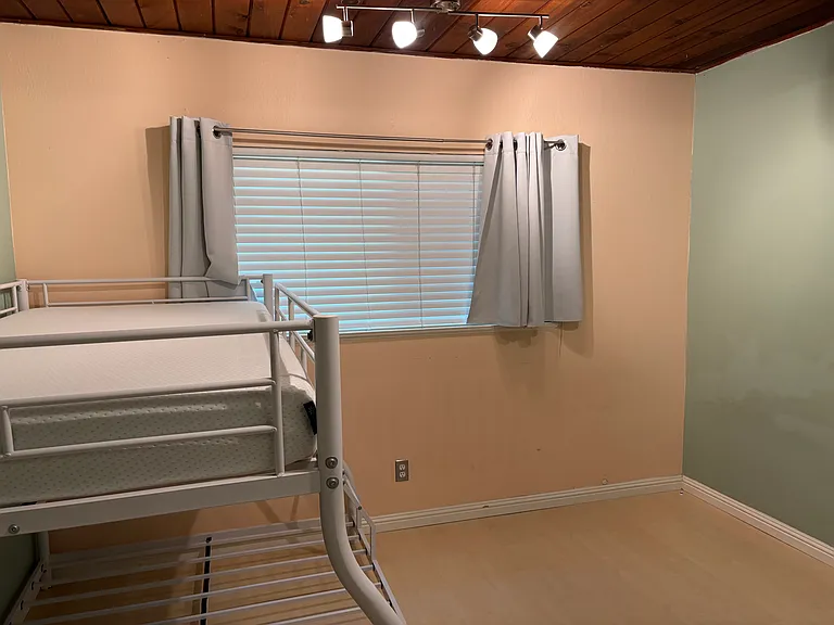 14595 Jerilyn Dr — Photo 16