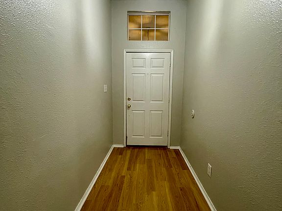 5th image of 211 Ash Dr
