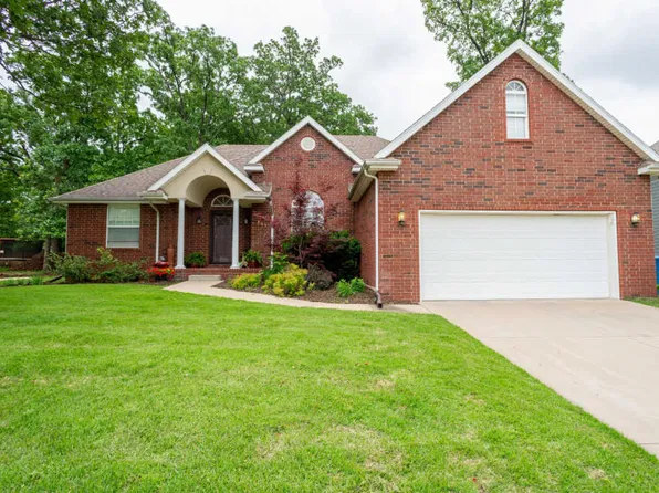 211 Anita Dr, Carl Junction, MO 64834