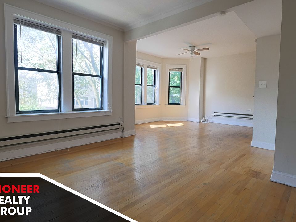 1st image of 3838 N Greenview Ave #3843-1