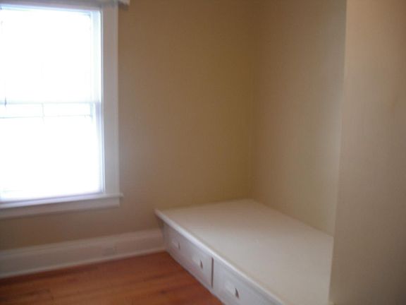 3rd image of 147 Durston Ave Floor 1