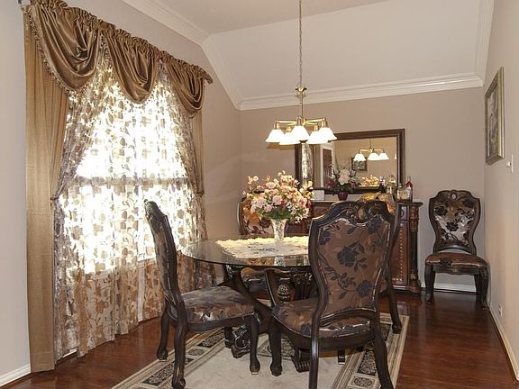 3rd image of 19507 Dunlay Springs Dr